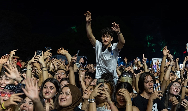 Çim Konserleri'nde "Motive" rüzgarı