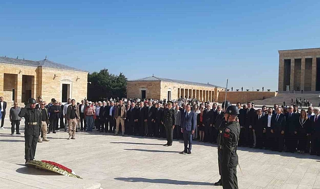 Cumhuriyet Halk Partisi 101'inci kuruluş yıl dönümünde Anıtkabir'de