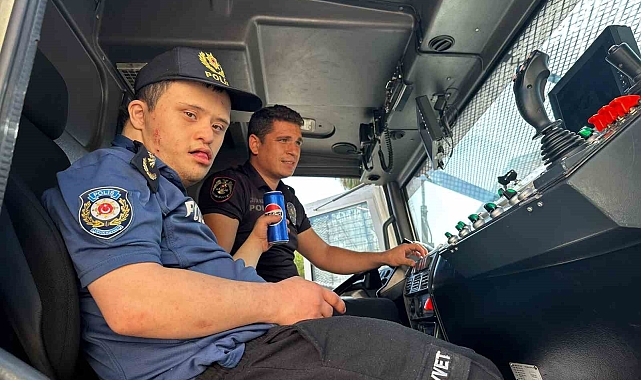 Down sendromlu Enes'in polis olma hayalini 1 günlüğüne gerçekleşti