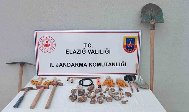 Elazığ'da jandarma ekipleri kaçak kazı yapan şüpheliyi yakaladı