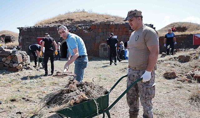 Erzurum Emniyet Müdürlüğü Büyük Höyük Tabyası'nda örnek bir çalışma yaptı