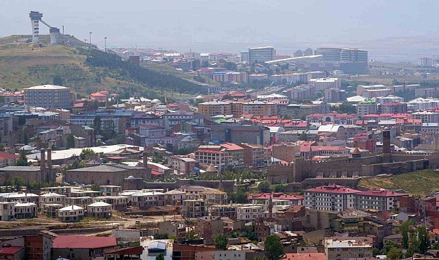 Erzurum Valiliği'nden açıkta alkol alınmasının engellenmesine dair emir yayınlandı