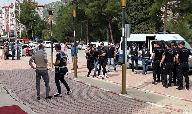 Halasının oğlunu öldüren genç ve eşi tutuklandı