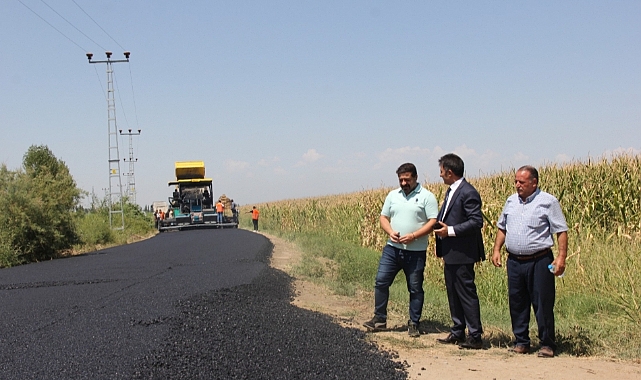 Iğdır'da köy yolları sıcak asfaltla buluşuyor