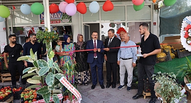 Iğdır’da Örnek Çiftçi Manavı Açıldı