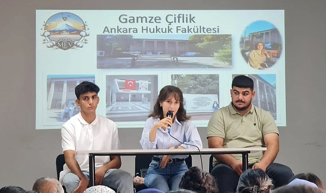 Iğdır'da YKS sınavında derece yapan öğrenciler tecrübelerini sınava girecek öğrencilere aktardı