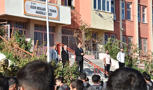 İl Müdürü Gün, Iğdır Mesleki ve Teknik Anadolu Lisesi’ni ziyaret etti