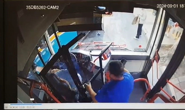 İzmir'de bir kadın otobüs sürücüsü, önünü kesen minibüs şoförünün saldırısına uğradı