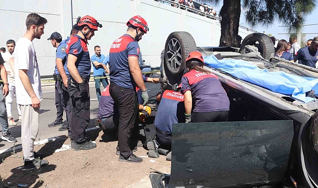İzmir'deki köprülü kavşaktan aşağı düşen araçta bulunan 5 kadından 3'ü öldü