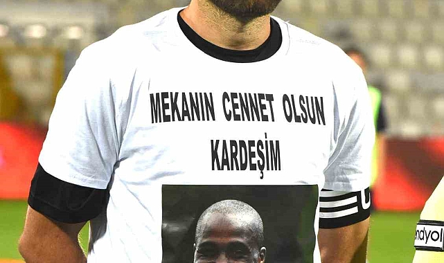 Kaptan Yumlu, Sol Bamba'nın fotoğraflı tişörtü ile sahaya çıktı