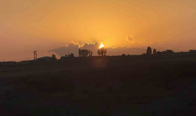 Kars'ta gökyüzü kızardı, görenler büyülendi