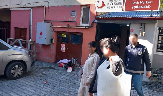 Kars'ta yakalanan düzensiz göçmenler sınır dışı edilmek üzere Erzurum'a gönderildi