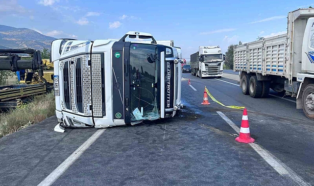 Kontrolden çıkarak devrilen tırda bir kişi yaşamanı yitirdi