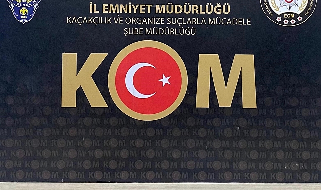 Kopya çekme düzeneği kuran 2 kişi polis ekiplerince suçüstü yakalandı