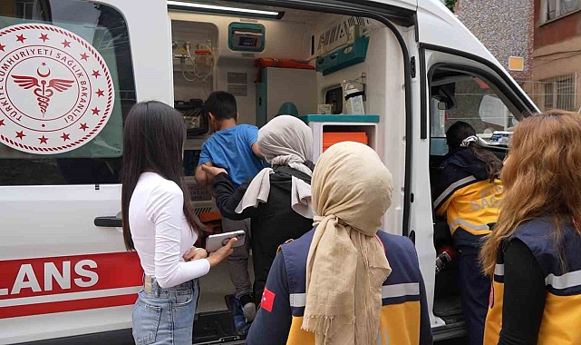 Küçük çocuk çakmakla oynarken evi yaktı