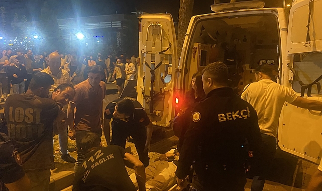 Manisa'nın Kula ilçesinde seyir halindeki motosiklet devrildi