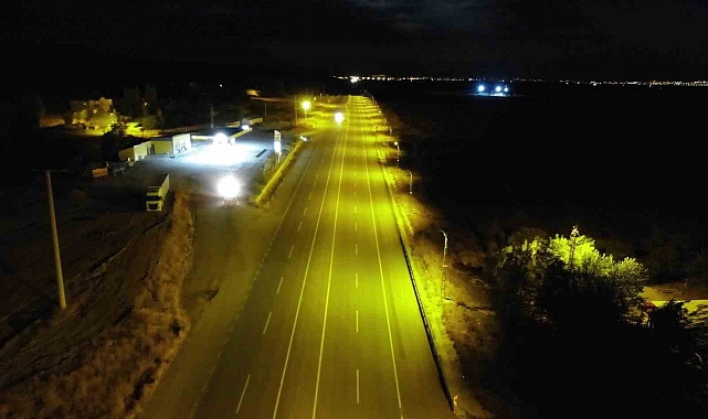 Muş'ta yaklaşık 7 milyon TL yatırımla kara yollarını aydınlattı
