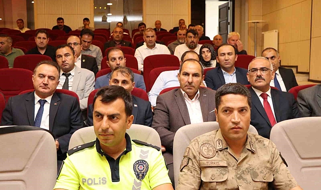 Oltu'da 2024-2025 Eğitim Öğretim Yılı" okul güvenliği toplantısı yapıldı