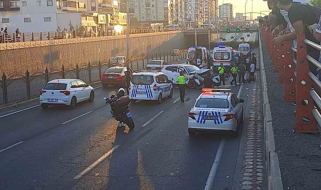 Otomobil ile motosiklet çarpıştı 5 kişi yaralandı