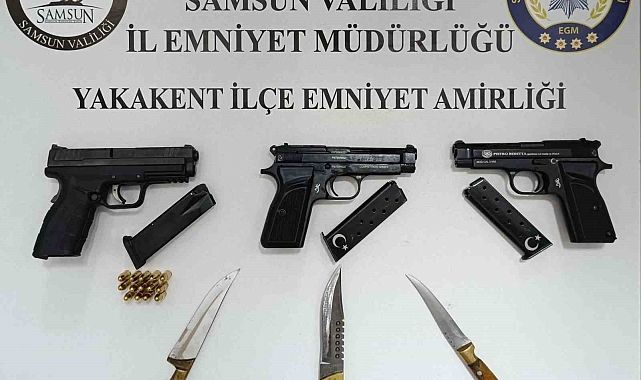 Samsun'un Yakakent ilçesinde yapılan aramalarda 3 adet ruhsatsız silah ele geçirildi