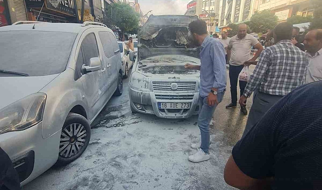 Seyir halinde bir araç alev alarak yandı
