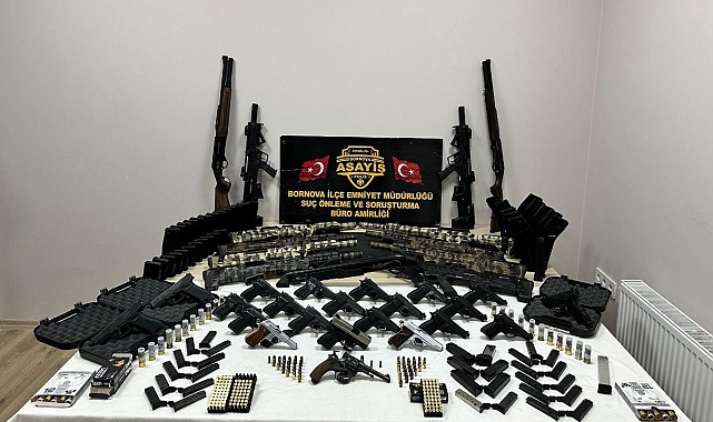 Silah tacirlerinin adreslerinde cephane çıktı