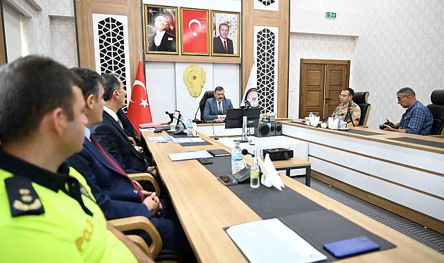 Vali Çiftçi, düğün konvoyları ve silahlı magandalar konusunda uyarılarda bulundu