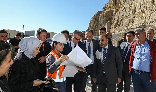 Van Valisi Ozan Balcı, eski Van şehrindeki restorasyon çalışmalarını inceledi