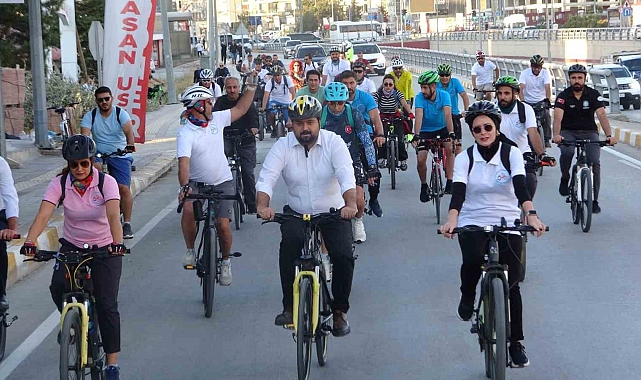 Van'da 'Halk Sağlığı Haftası' etkinlikleri kapsamında bisiklet turu düzenlendi