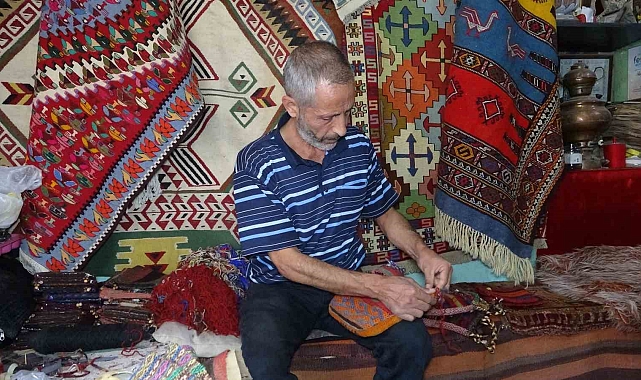 Yıpranan kilimler hediyelik eşyaya dönüşüyor