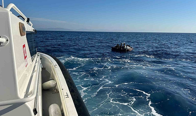 Yunanistan sahil güvenlik unsurları tarafından geri itilen 23 düzensiz göçmen kurtarıldı