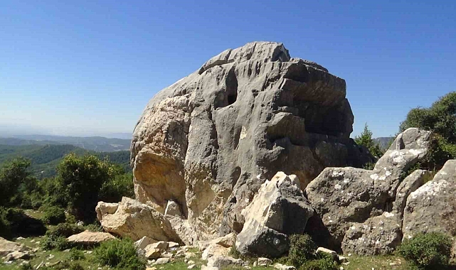 2 bin yıllık anıt, defineciler tarafından dinamitle patlatıldı