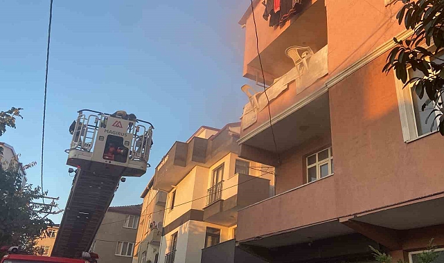 4 katlı binada yangın paniği