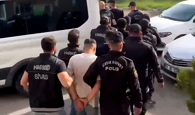 5 milyon TL'lik kağıda emdirilmiş uyuşturucu ele geçirildi