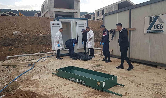 52 yaşındaki inşaat işçisi banyoda ölü bulundu