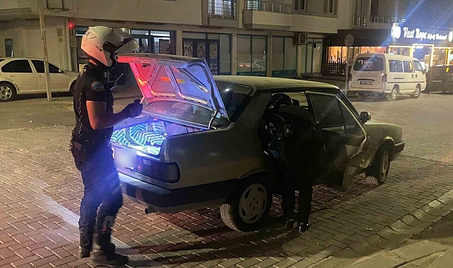 Adıyaman'da, durumundan şüpheli araçlar tek tek incelendi
