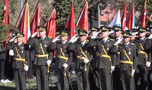 Ağrı'da çelenk sunma töreni