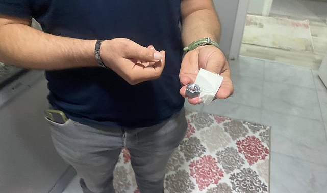 Aldığı peynirden metal somun çıktı