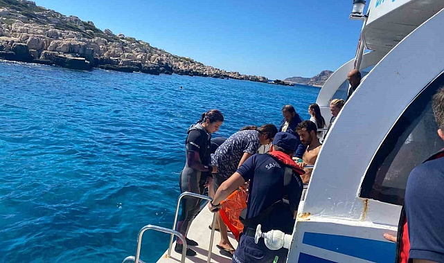 Antalya'da yabancı uyruklu dalgıçın ayağına deniz kestanesi battı