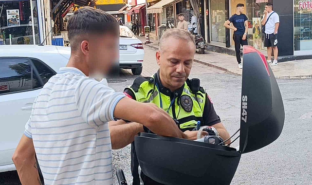 Antalya'nın Manavgat İlçesinde Motosikletin Önünü Kaldıran Gence 2 Bin 196 Lira Para Cezası