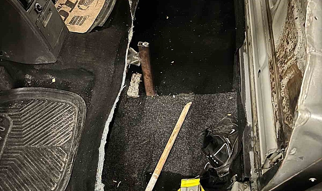 Aracın taban zula kısmından göçmenler çıktı