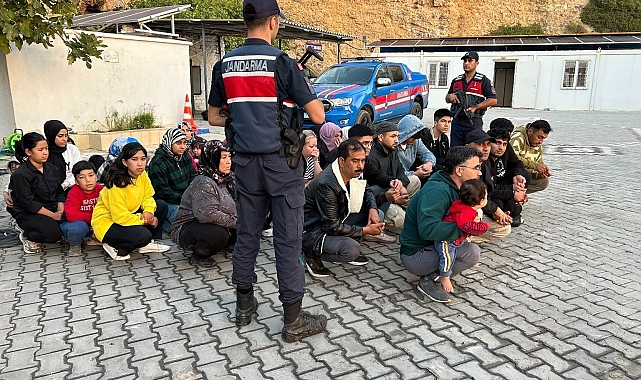 Aydın'ın Söke ilçesinde sulama kanalına gizlenen 31 düzensiz göçmen yakalandı