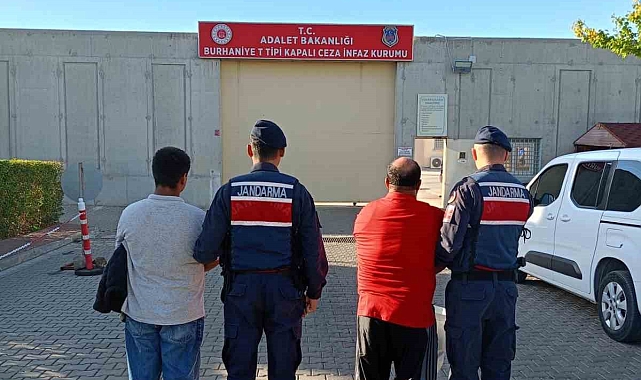 Balıkesir'in Edremit ilçesinde zeytin hırsızlığı yapan 3 kişi yakalandı