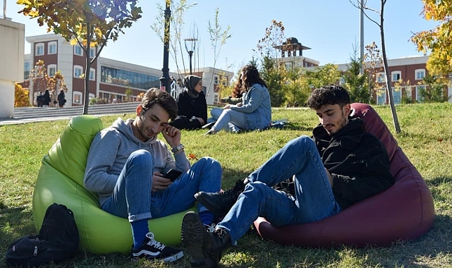 Bilecik'te okuyan üniversite öğrencilerine 5 bin TL'lik burs verilecek
