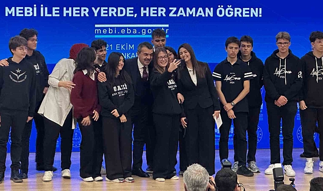 "Bütün sınıflarında 'akıllı tahta' olan tek ülke şu anda biziz"