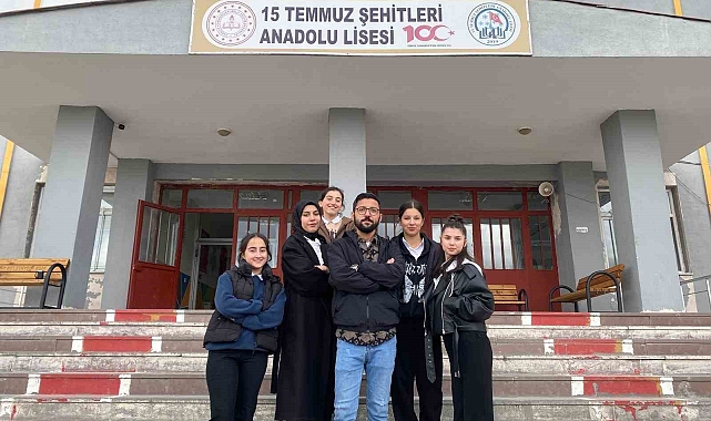 Çaldıran'da bir araya gelen lise öğrencileri, Filistin'e destek için klip çekti