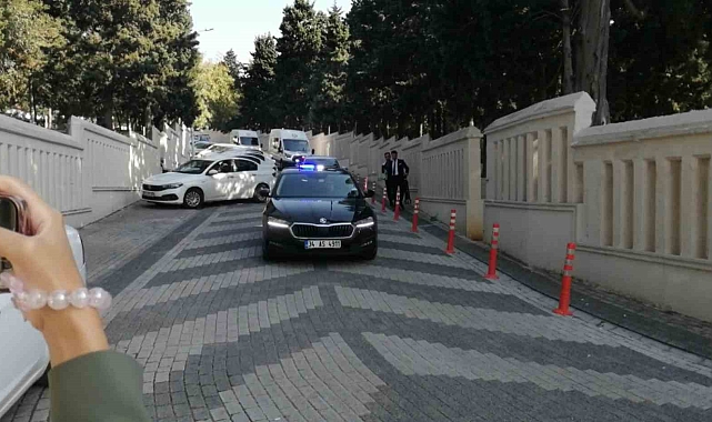 Cem Garipoğlu'nun mezarı kazacak olan ekipler ve Cumhuriyet Savcısı mezarlığa geldi