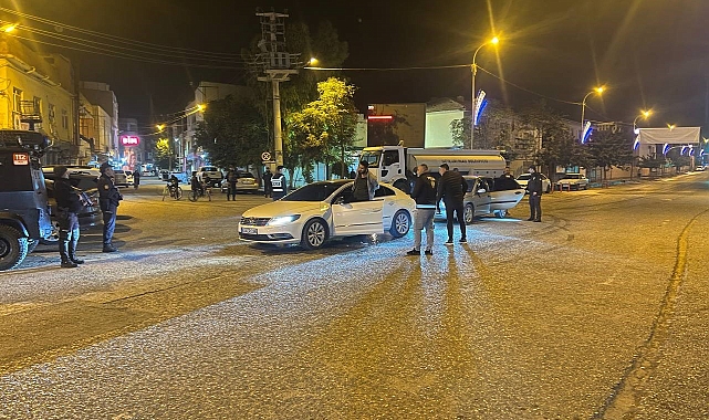 Çeşitli suçlardan aranan 19 şüpheli gözaltına alındı