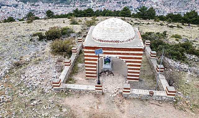"Define avcıları 500 yıllık yapıya zarar verdi"