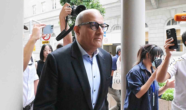 Eski bakan rüşvet davasında 1 yıl hapis cezasına çarptırıldı